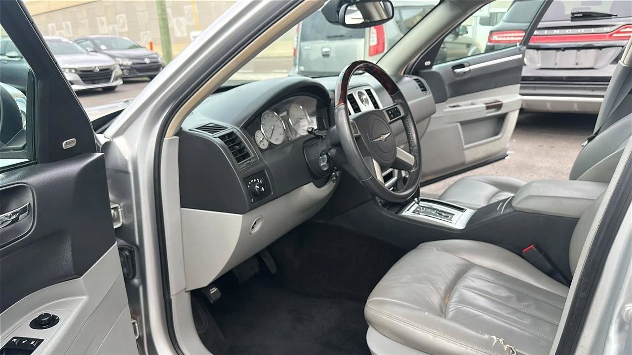 Used 2007 Chrysler 300 C RWD image 23