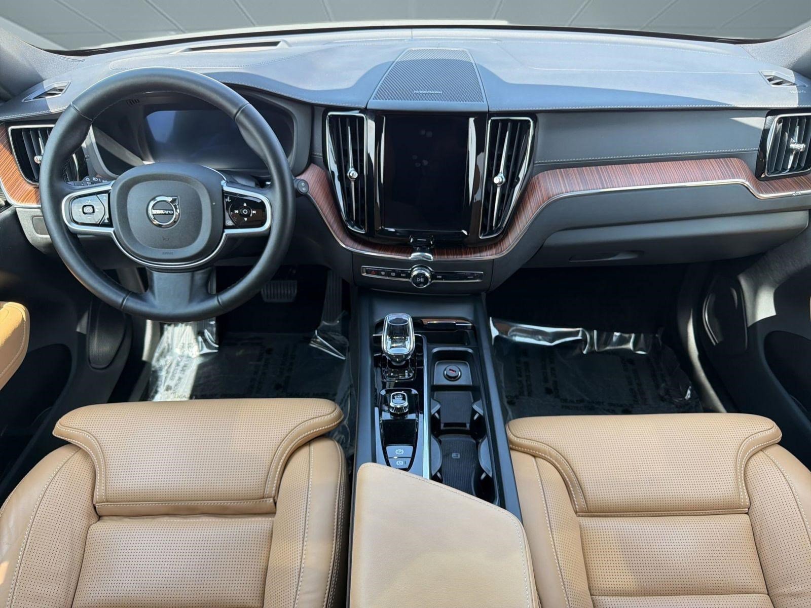 Used 2025 Volvo XC60 B5 Ultra w/ Protection Package Premier image 15