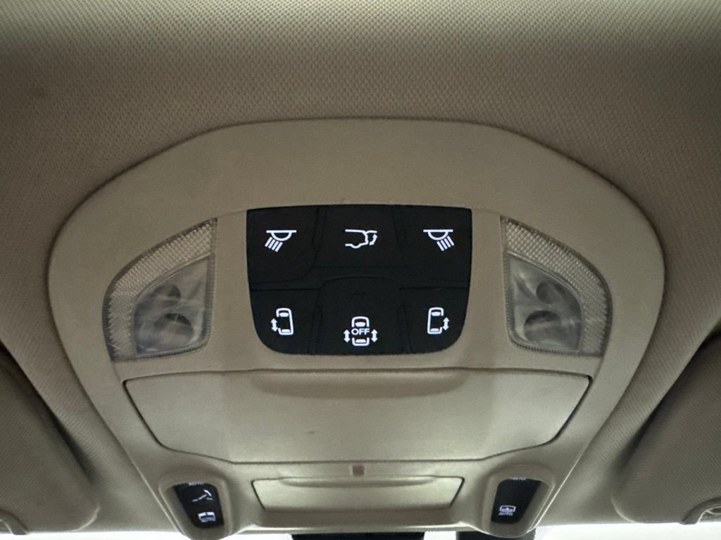 Used 2020 Chrysler Pacifica Limited FWD image 42