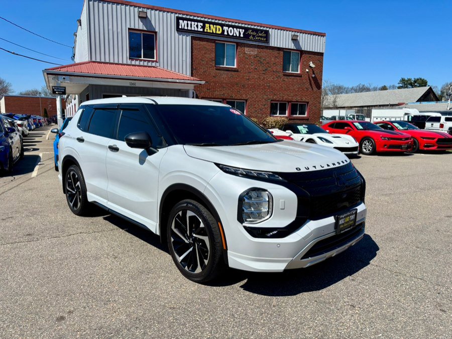 Used 2023 Mitsubishi Outlander SE image 3