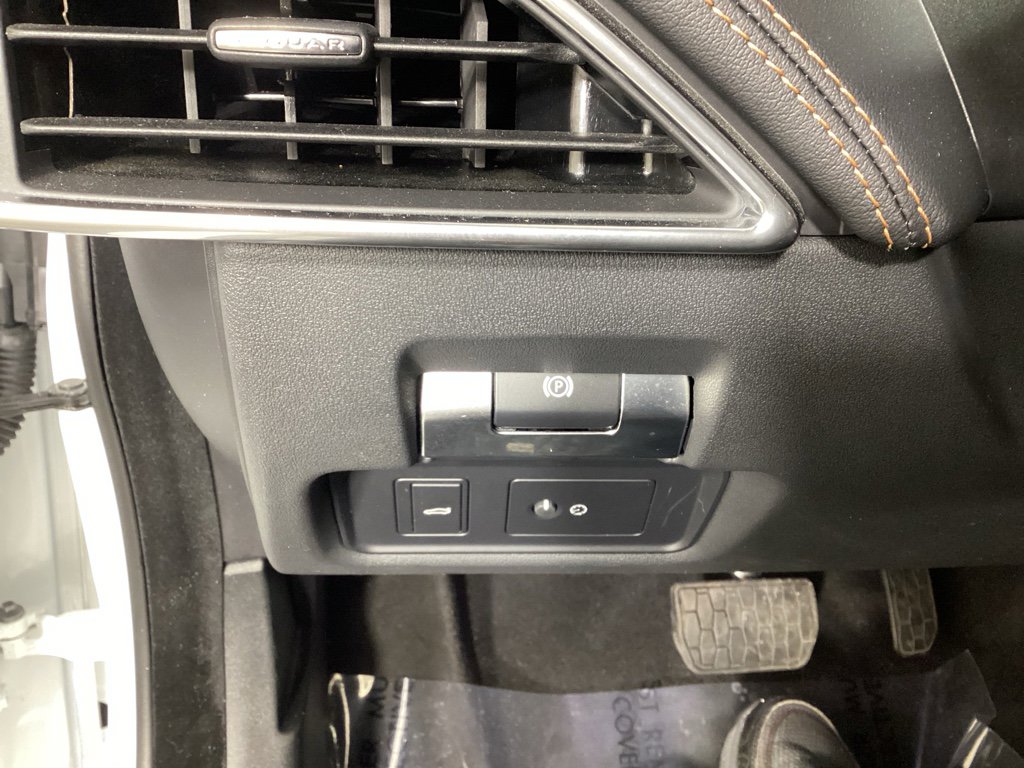 Used 2020 Jaguar XE R-Dynamic S image 22