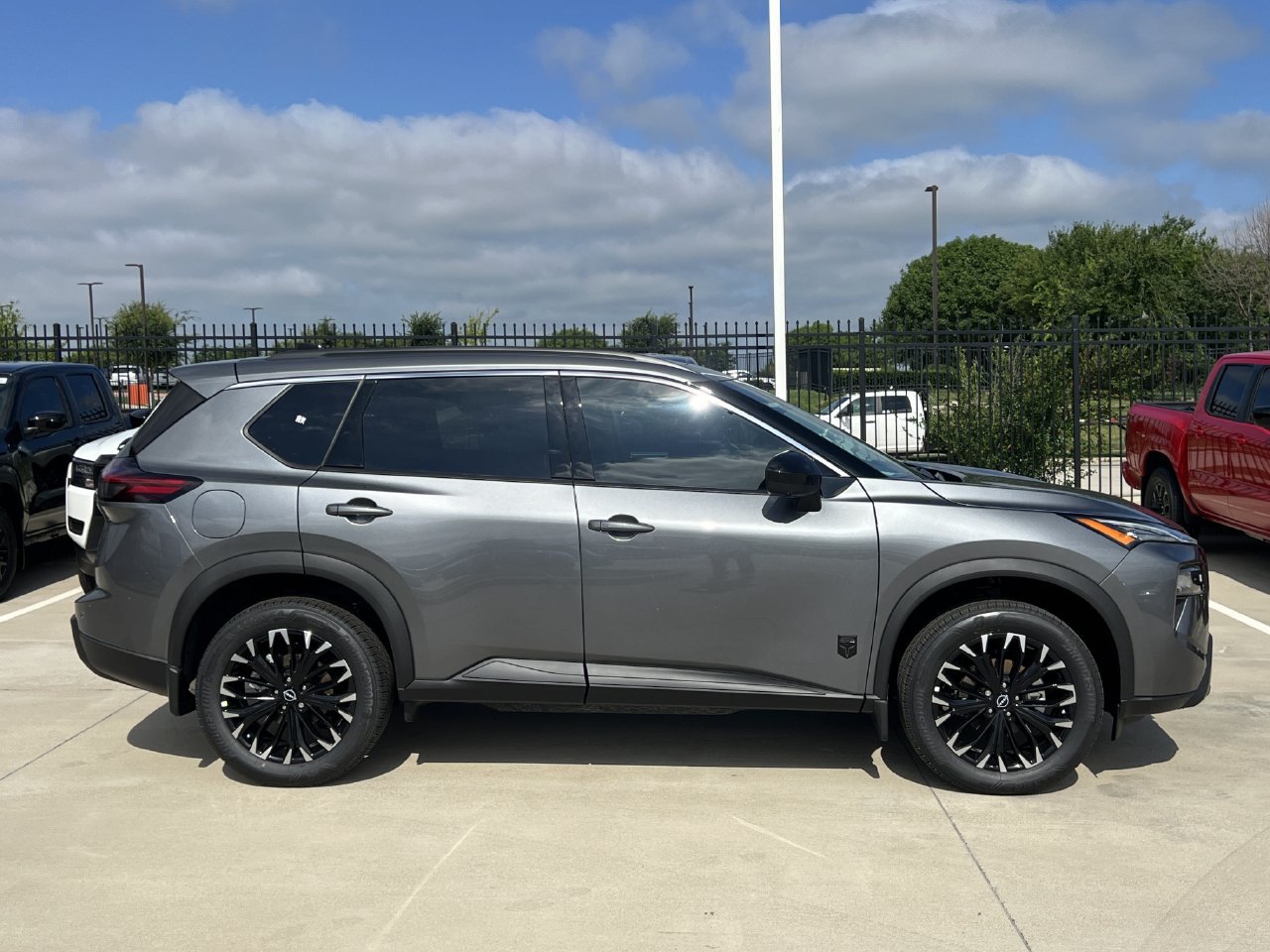New 2026 Nissan Rogue Dark Armor AWD/4WD image 3