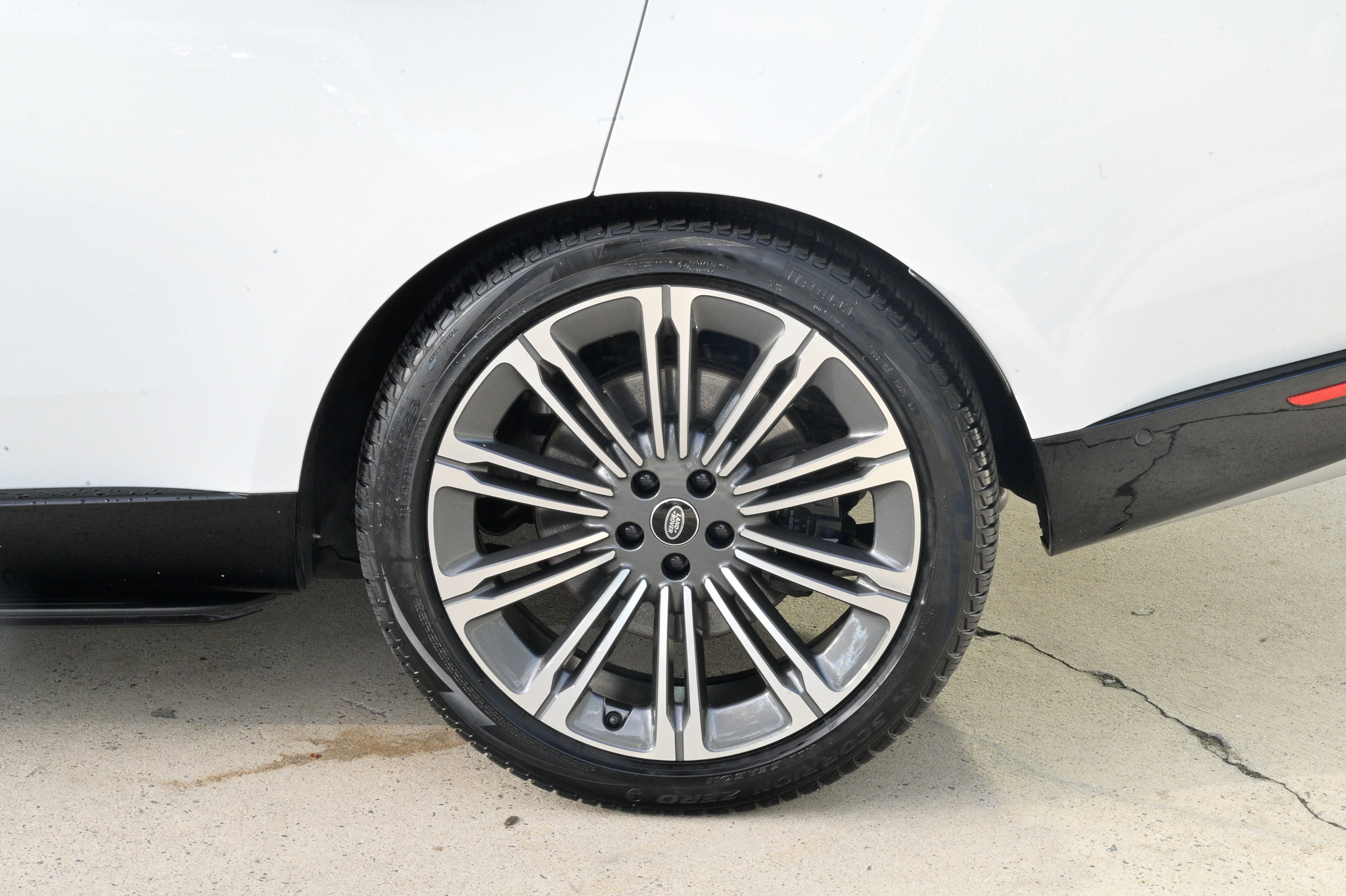 Used 2023 Land Rover Range Rover Autobiography image 10