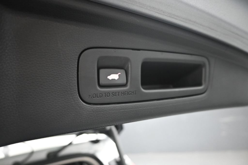 Used 2025 Honda CR-V EX-L image 12