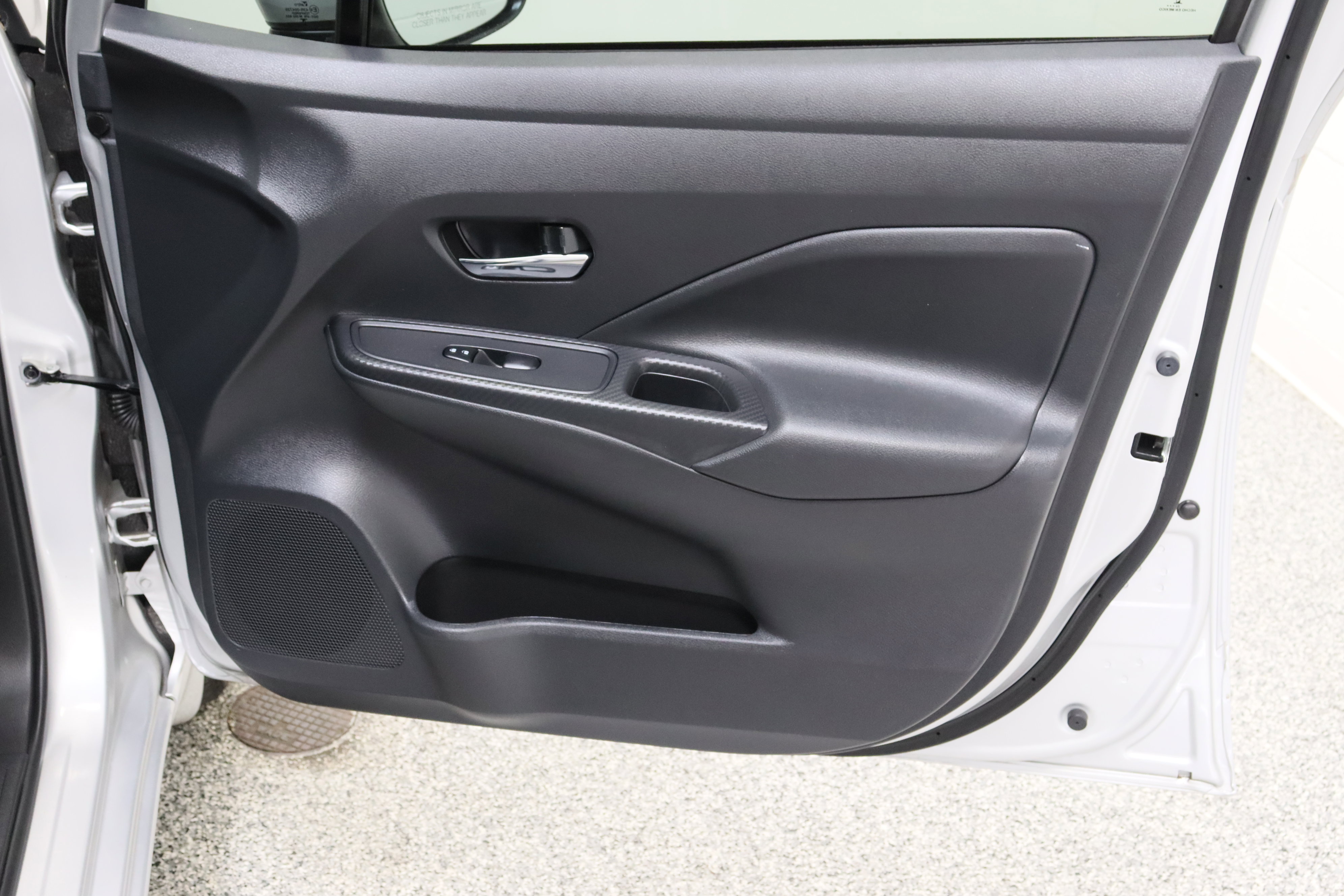 Used 2025 Nissan Versa SV w/ Trunk Package image 33