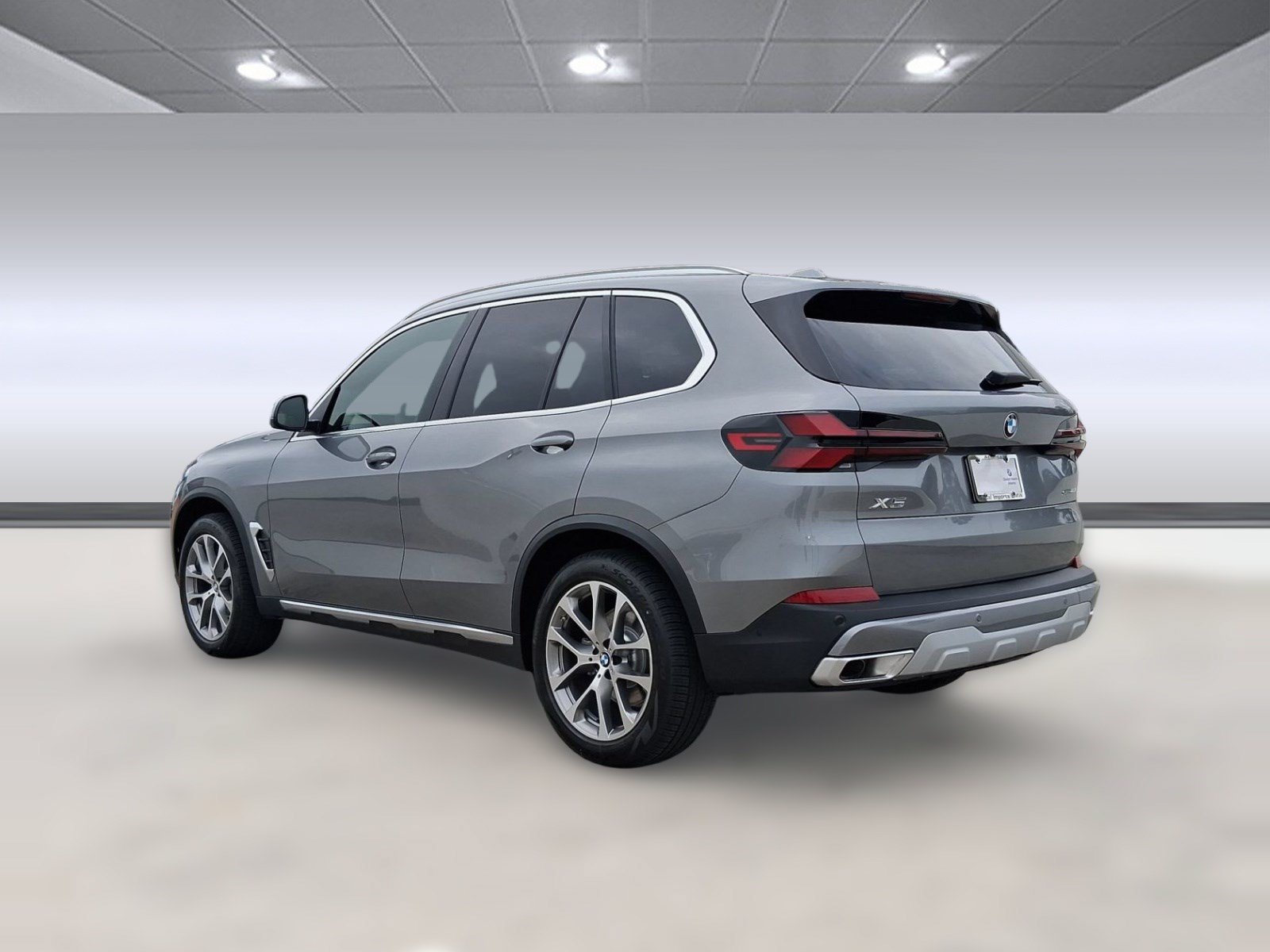 Used 2026 BMW X5 sDrive40i w/ Parking Assistance Package RWD image 3