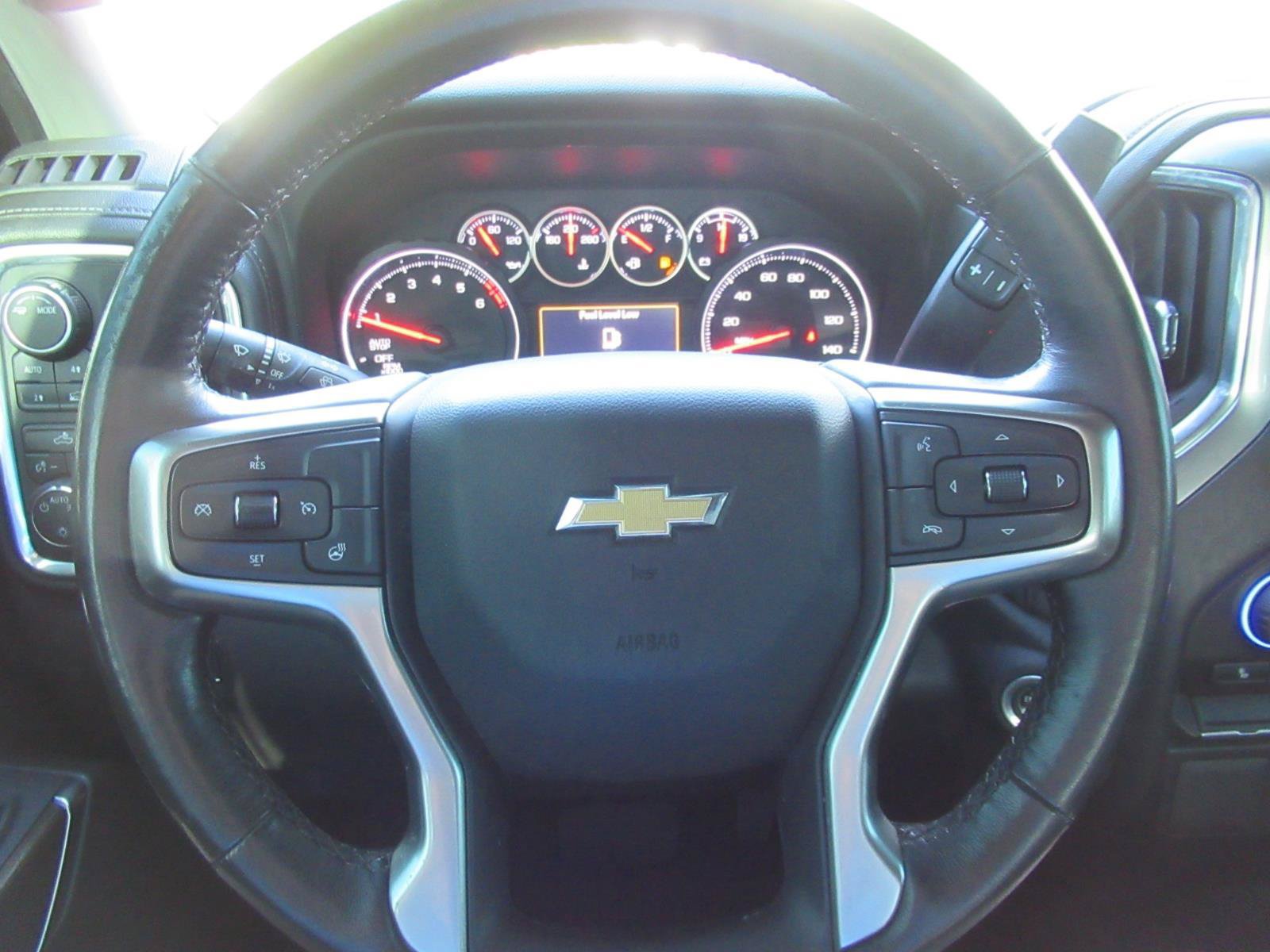 Used 2022 Chevrolet Silverado 1500 LT AWD/4WD image 23