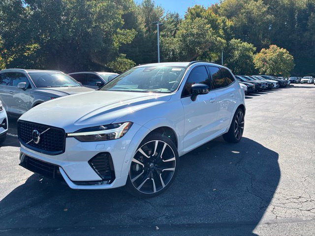 Used 2024 Volvo XC60 B5 Ultimate w/ Protection Package Premier AWD/4WD image 1
