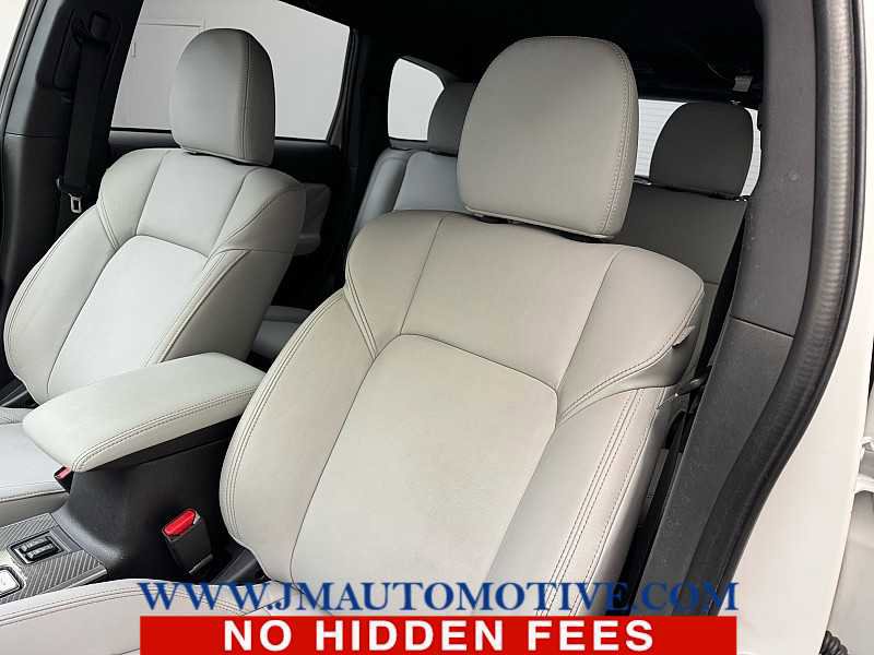 Used 2019 Mitsubishi Outlander SEL image 16