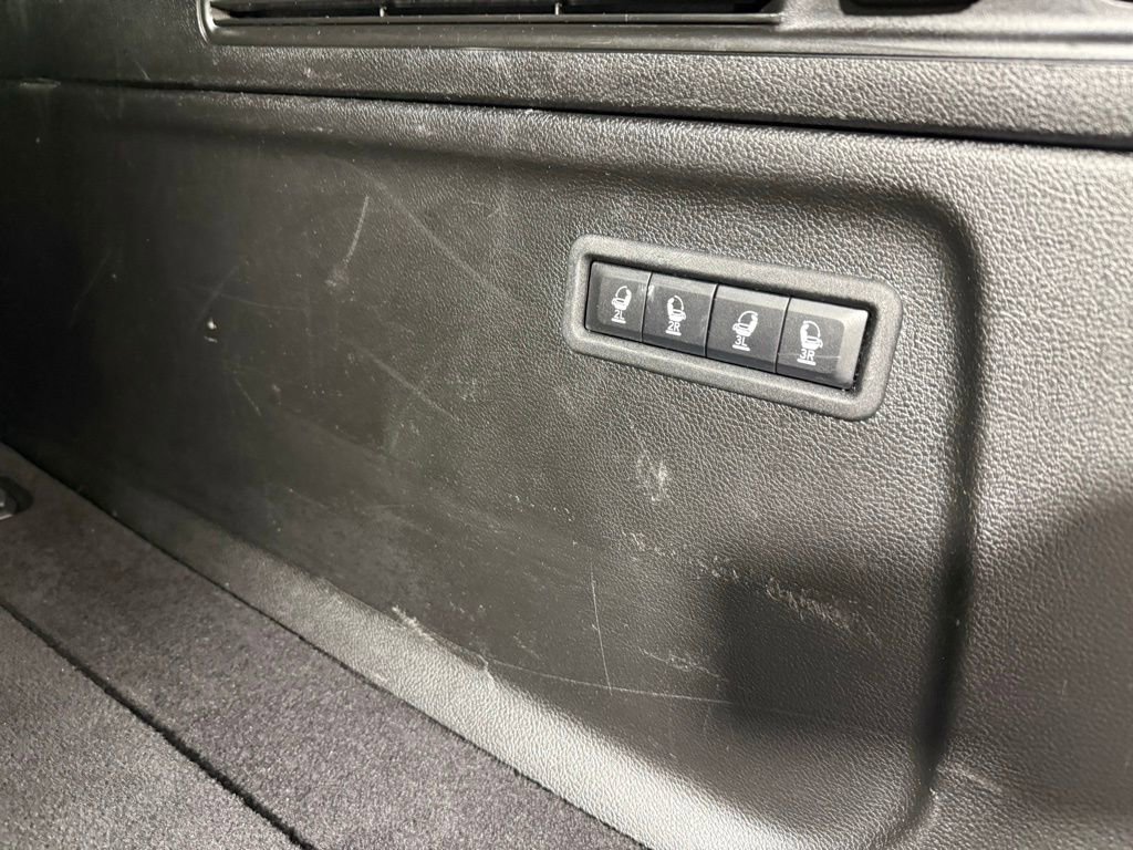 Used 2024 Jeep Wagoneer L Series II w/ Flexible Seating Group image 13