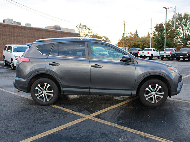 Used 2016 Toyota RAV4 LE AWD/4WD image 5