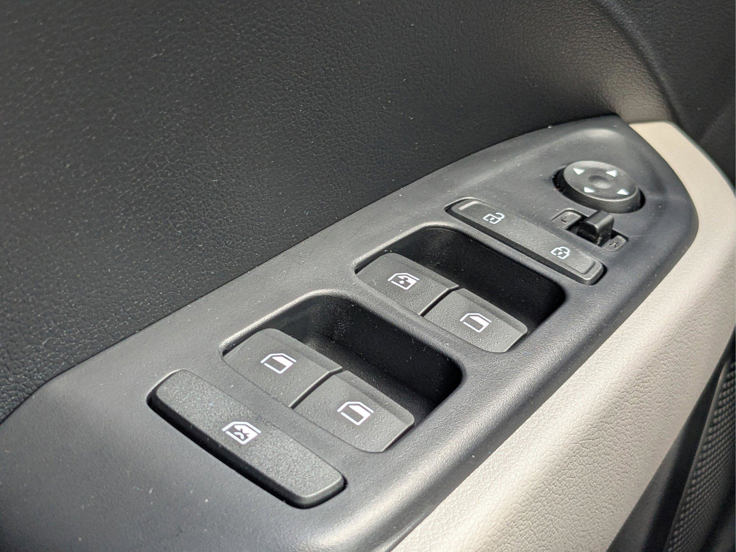 New 2026 Hyundai Venue SEL FWD image 31