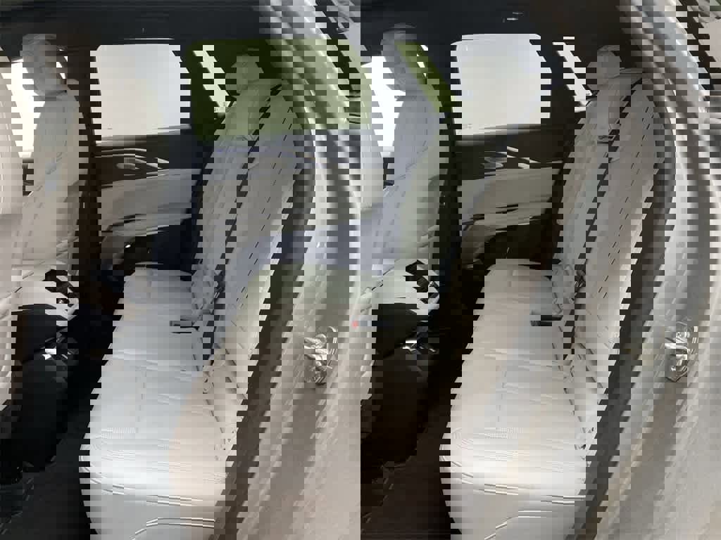 Certified 2025 Cadillac Lyriq Luxury image 17