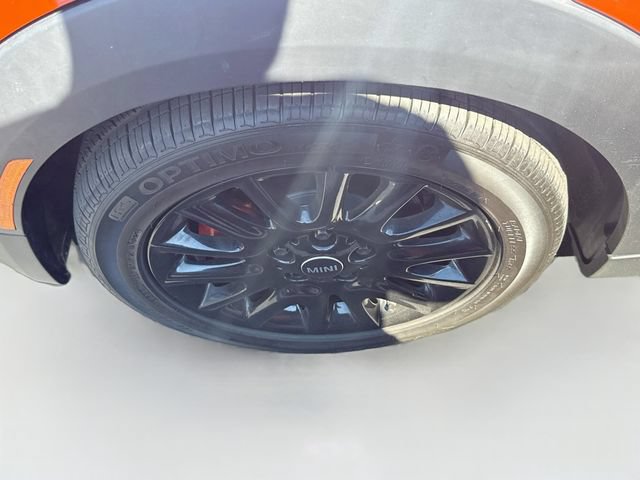 Used 2020 MINI Cooper 4-Door Hardtop w/ Premium Package FWD image 28