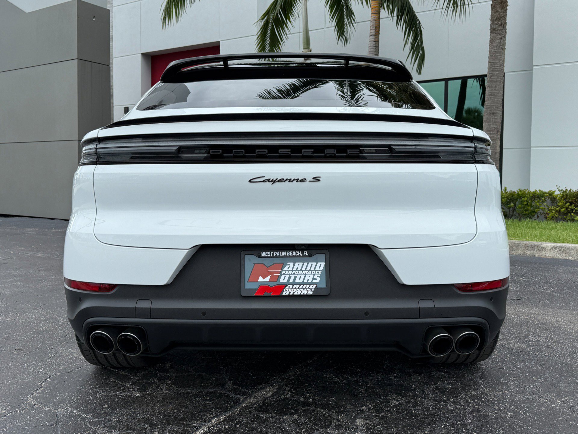 Used 2024 Porsche Cayenne S image 8