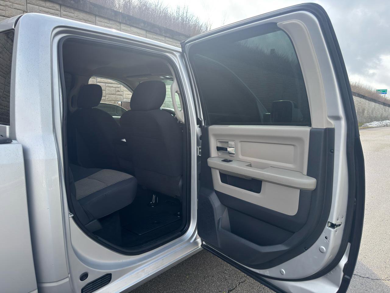 Used 2010 Dodge Ram 2500 Truck SLT AWD/4WD image 27