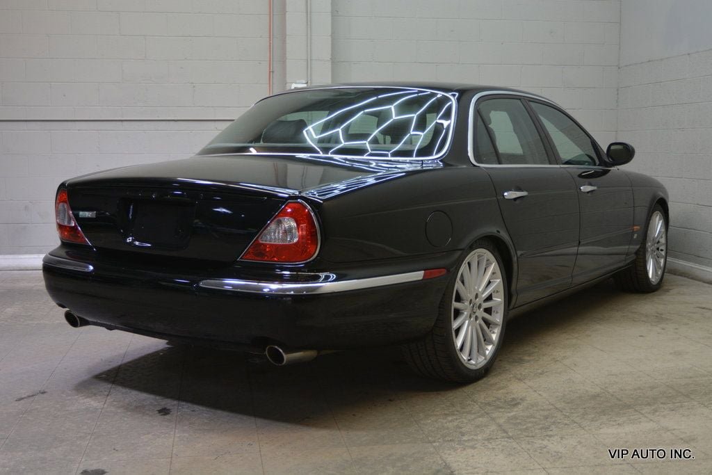 Used 2004 Jaguar XJ8 RWD image 4