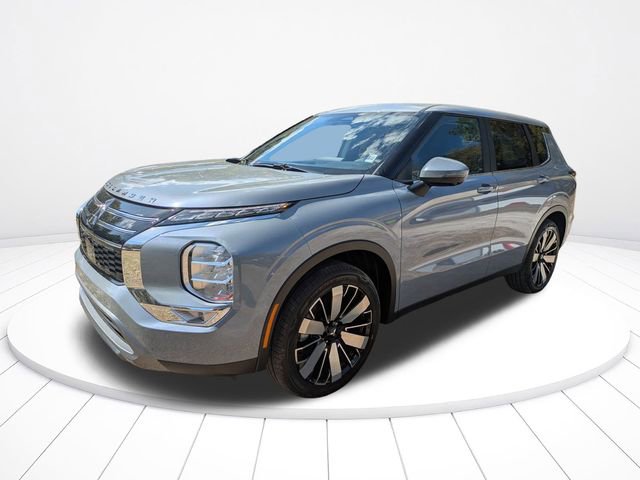 New 2026 Mitsubishi Outlander SE image 8