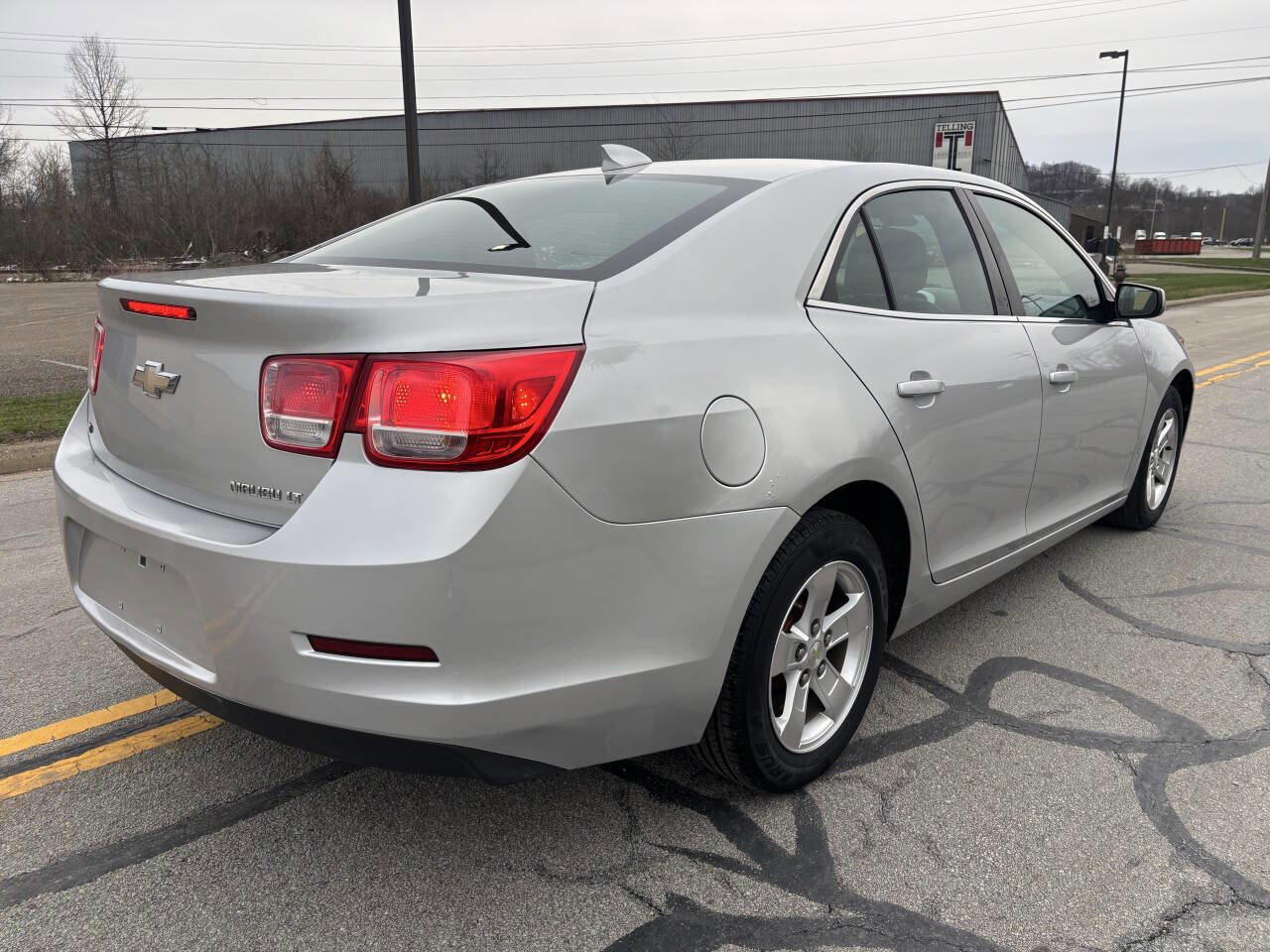 Used 2015 Chevrolet Malibu LT FWD image 2