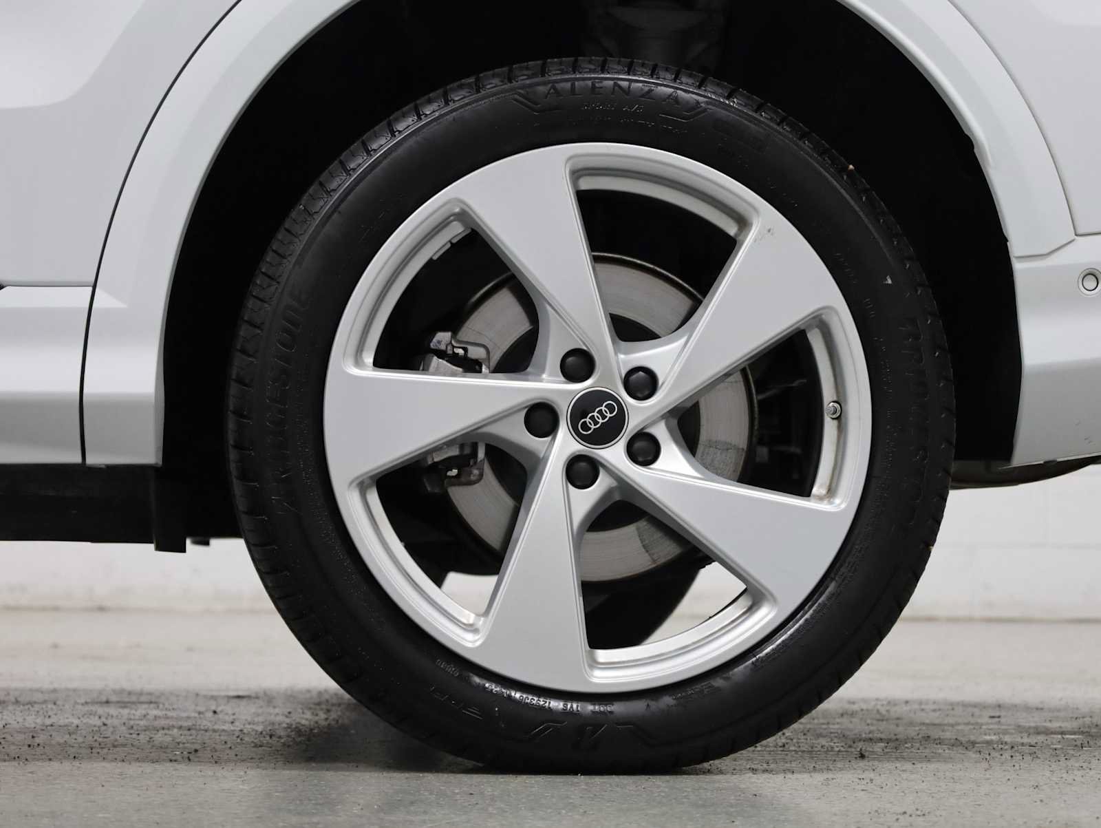 Certified 2025 Audi Q5 Premium Plus w/ Premium Plus AWD/4WD image 37