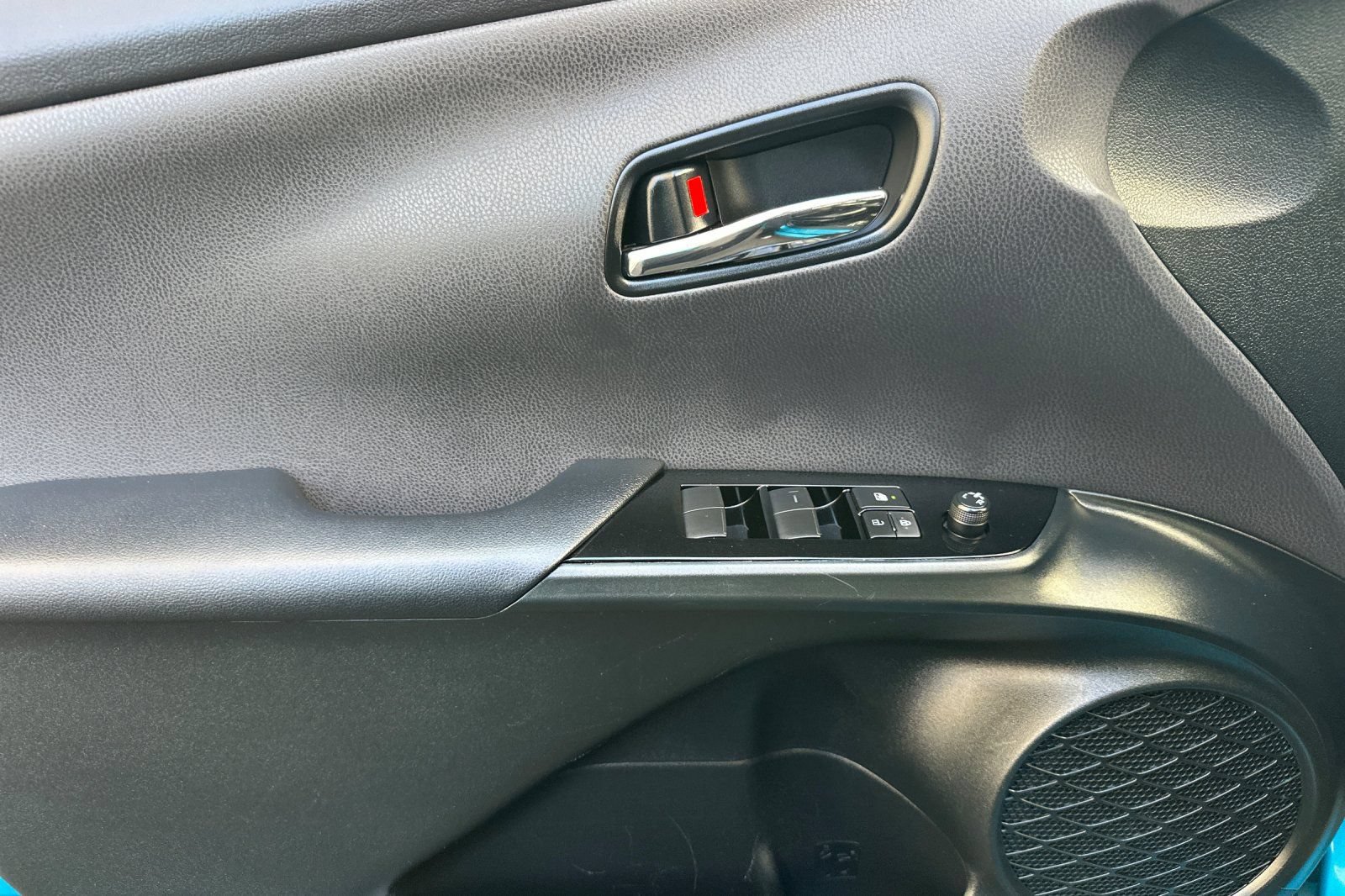 Used 2021 Toyota Prius Prime Limited w/ Carpet Mat Package (TMS) FWD image 11