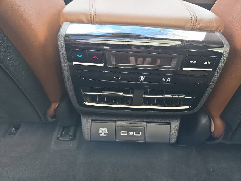 Used 2024 Acura MDX SH-AWD w/ Technology Package image 27