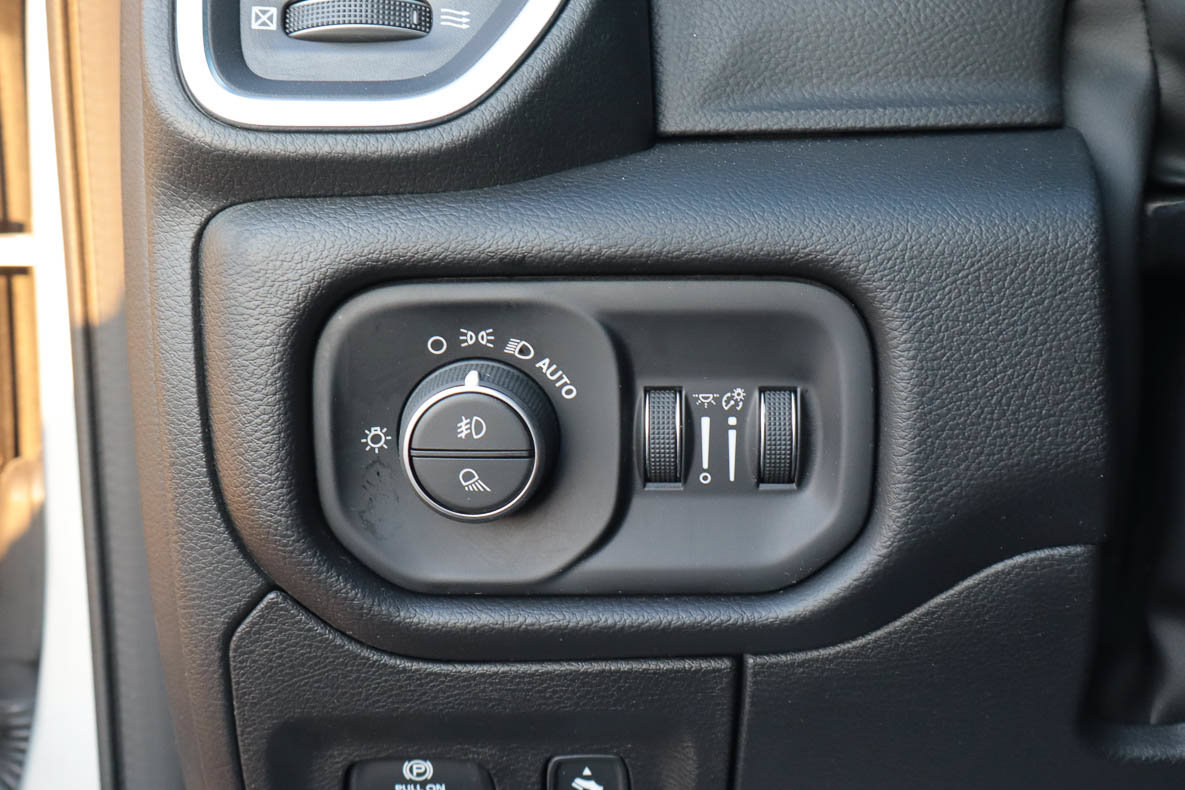 Used 2026 RAM 1500 Laramie AWD/4WD image 17