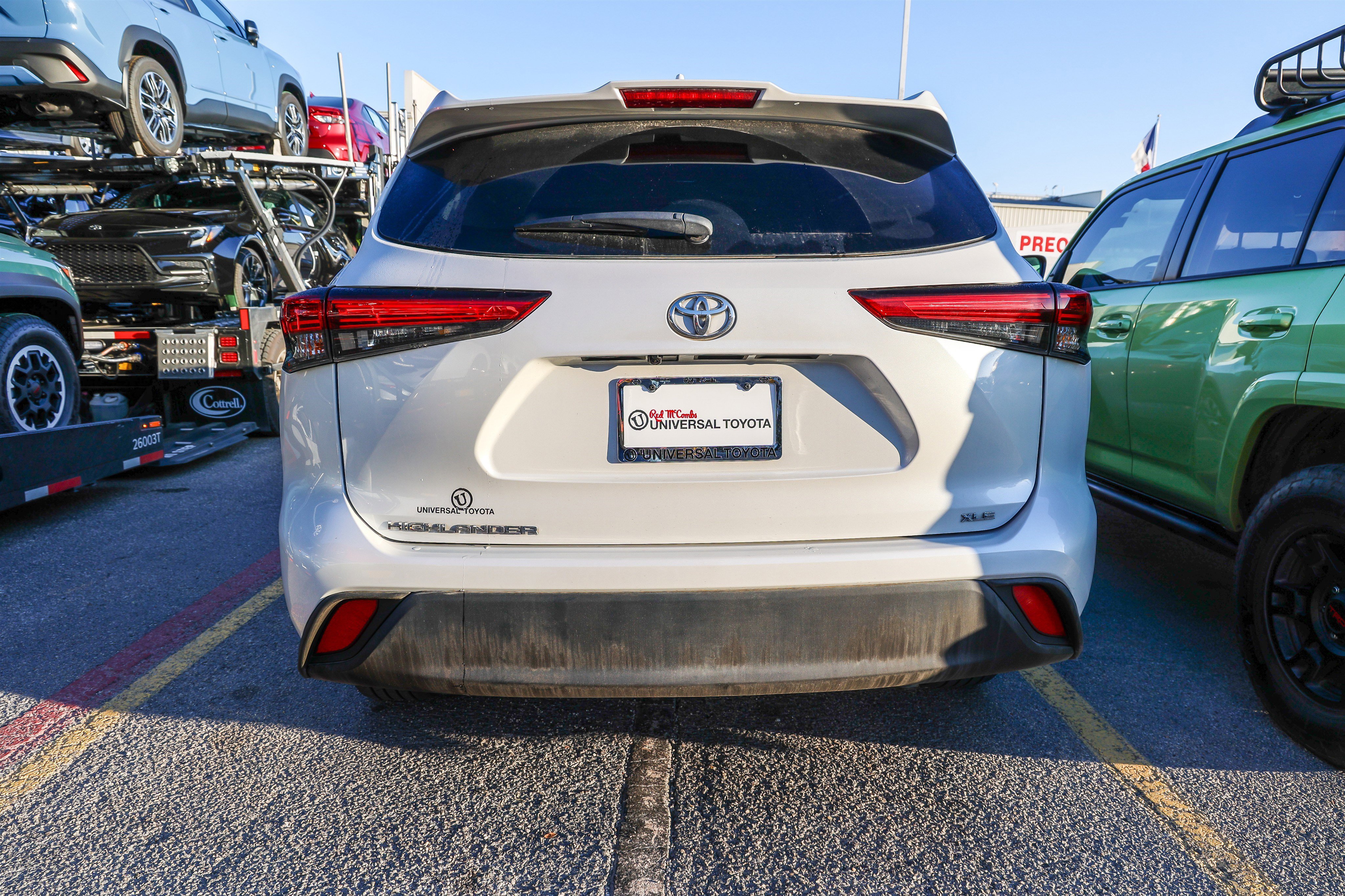 Used 2022 Toyota Highlander XLE FWD image 8