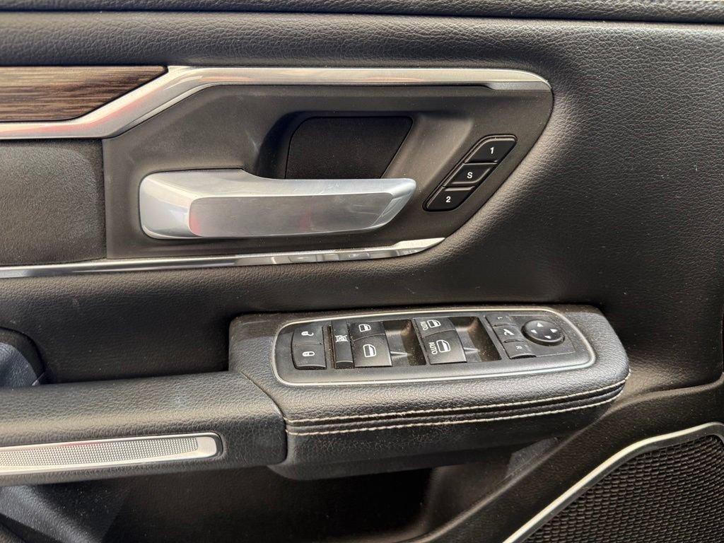Used 2020 RAM 1500 Laramie AWD/4WD image 14
