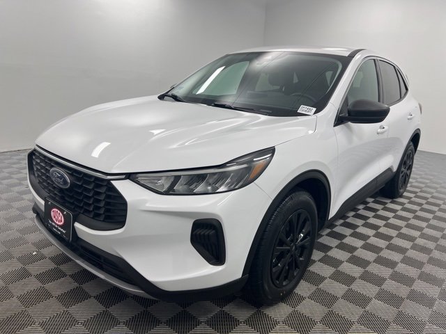 Used 2023 Ford Escape Active image 2