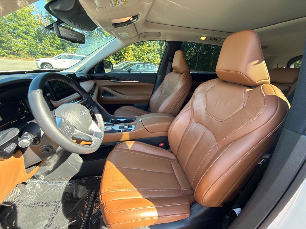 Used 2023 INFINITI QX60 Sensory w/ Vision Package AWD/4WD image 11