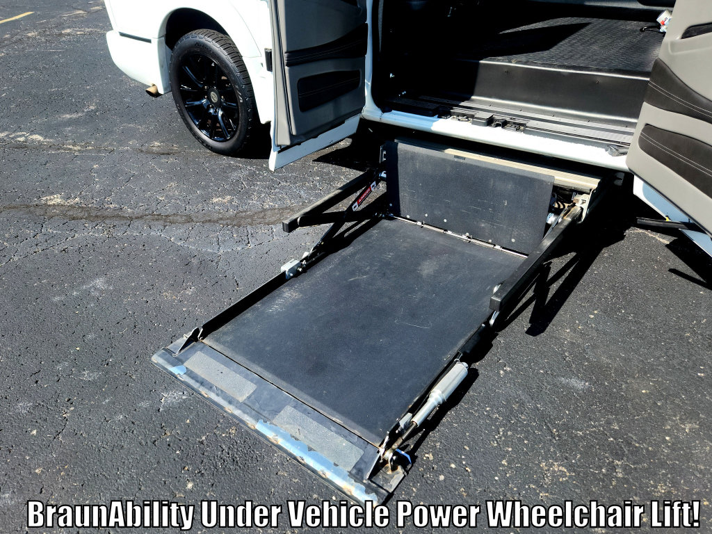 Used 2020 Chevrolet Express 2500 Extended w/ Enhanced Convenience Package RWD image 8