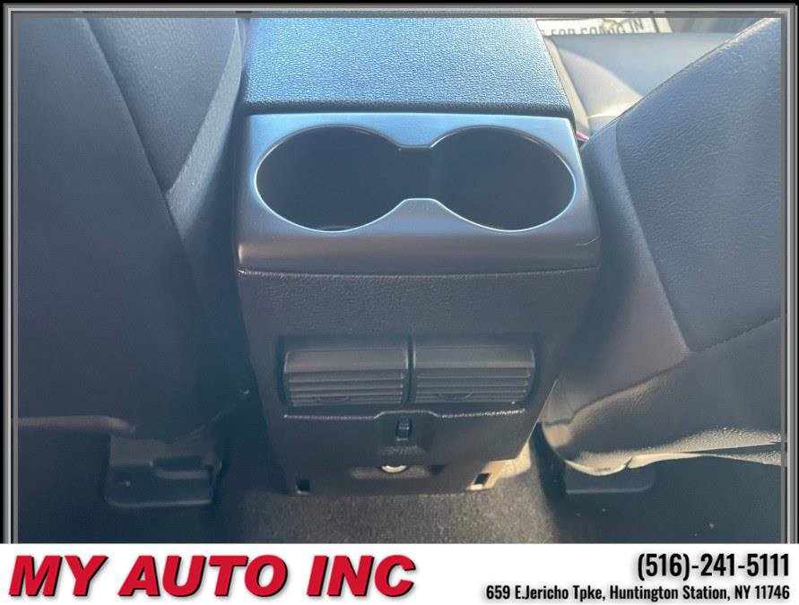 Used 2010 Ford Explorer XLT AWD/4WD image 14