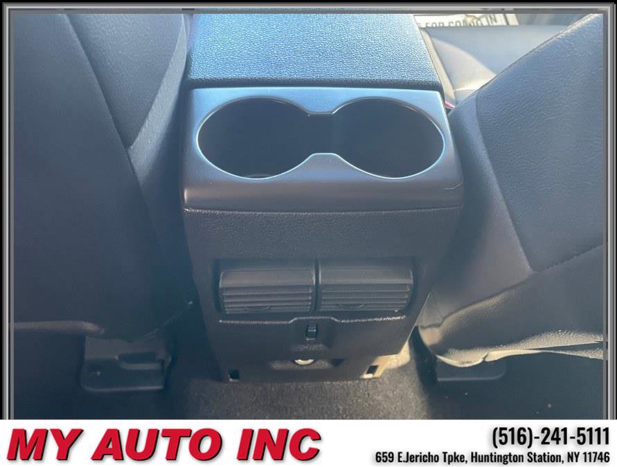 Used 2010 Ford Explorer XLT image 14