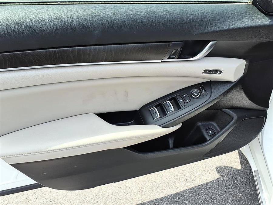 Used 2018 Honda Accord EX-L image 17