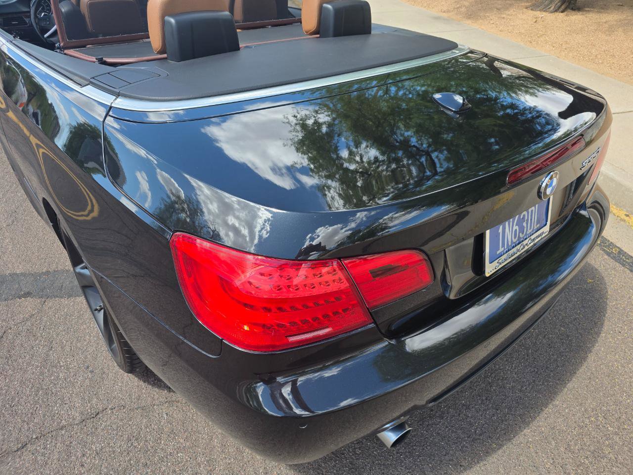 Used 2012 BMW 335i Convertible image 8