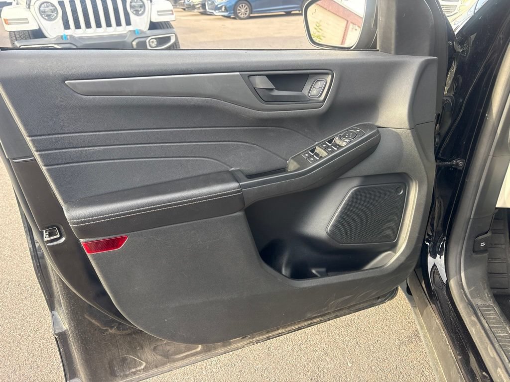 Used 2025 Ford Escape Active FWD image 10