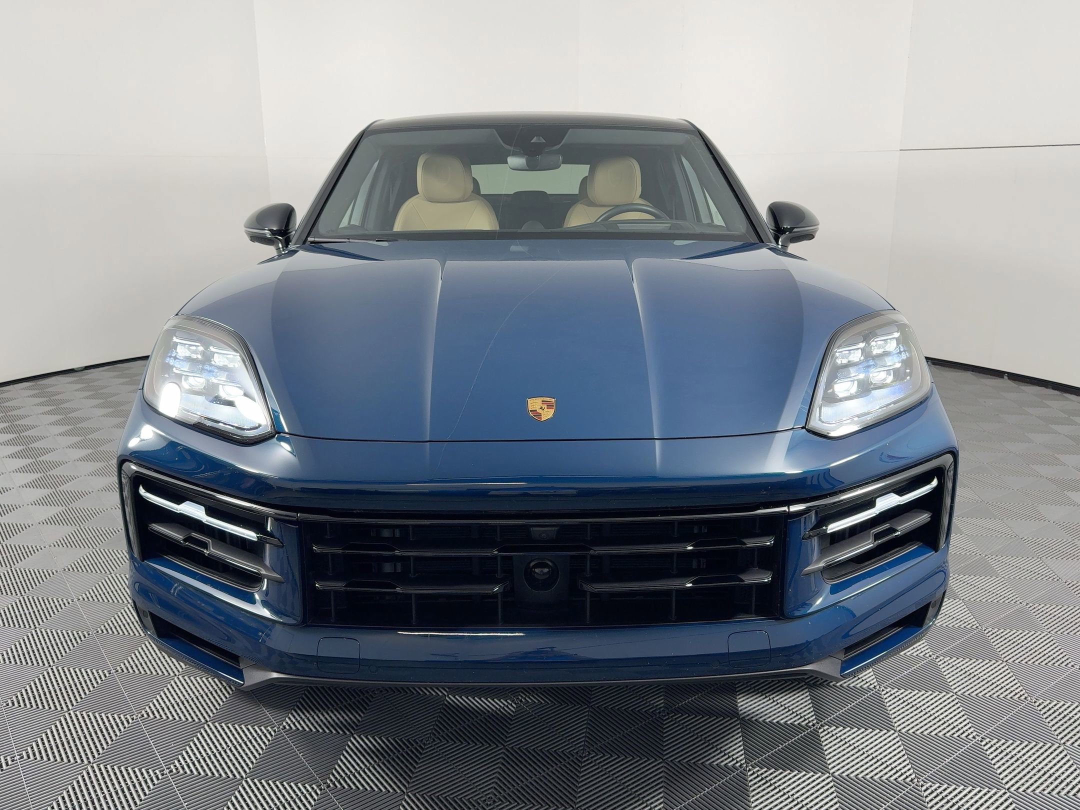 Certified 2025 Porsche Cayenne Coupe w/ Premium Package Plus image 6