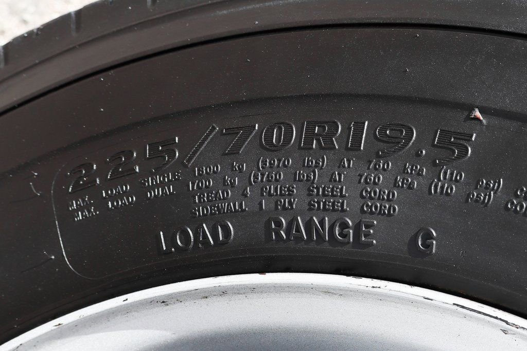 Used 2021 RAM 5500 Tradesman w/ Chrome Appearance Group RWD image 39