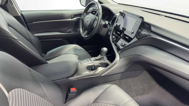 Used 2022 Toyota Camry SE w/ Convenience Package image 13
