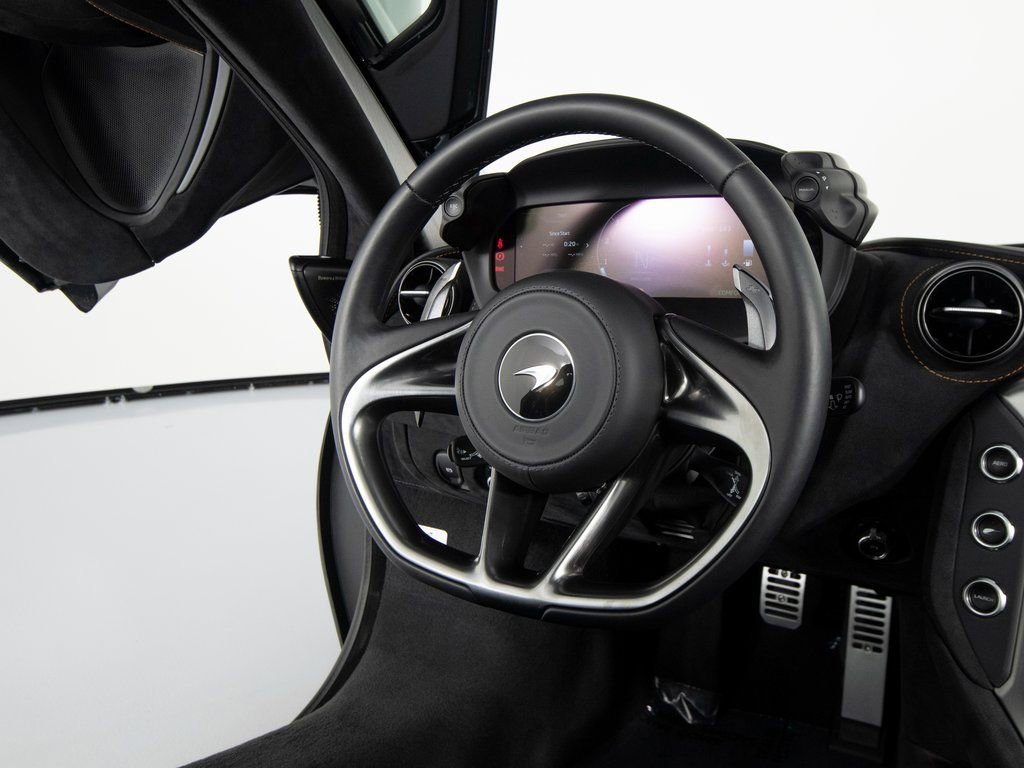 Used 2025 McLaren 750S image 27