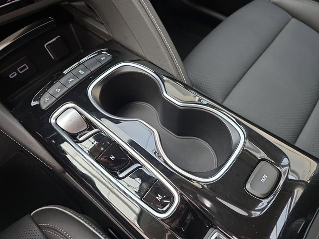 Used 2023 Buick Envision Essence image 23