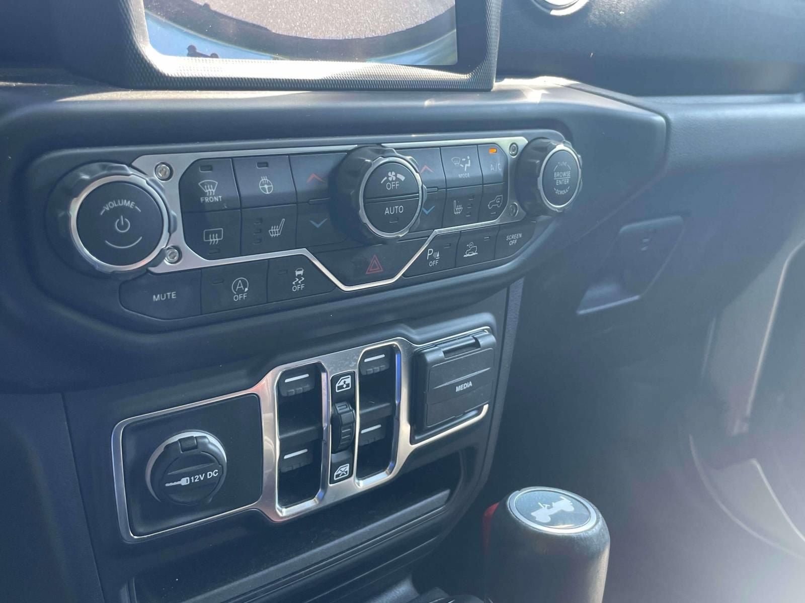 Used 2021 Jeep Wrangler Unlimited Sahara AWD/4WD image 28