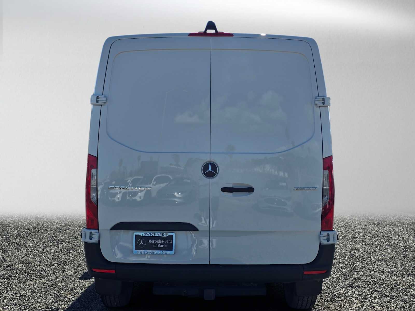 Used 2025 Mercedes-Benz Sprinter 2500 image 4