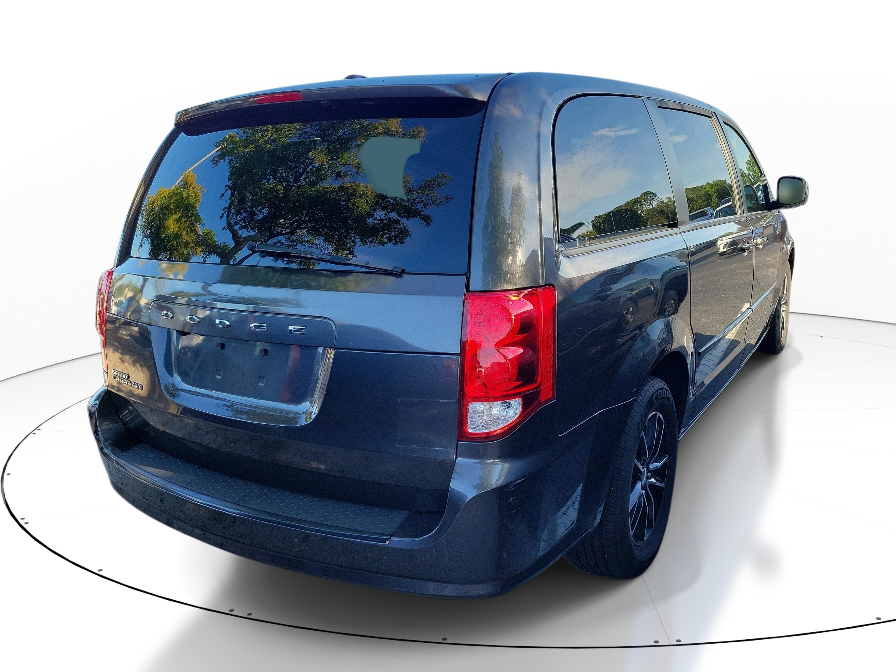 Used 2016 Dodge Grand Caravan SXT FWD image 5