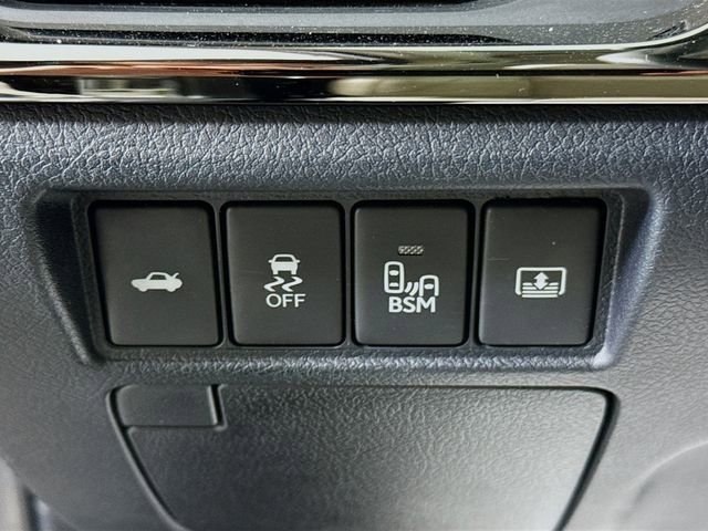 Used 2014 Toyota Avalon Limited image 10