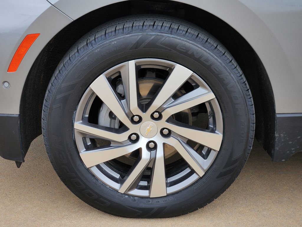 Used 2023 Chevrolet Equinox Premier image 16