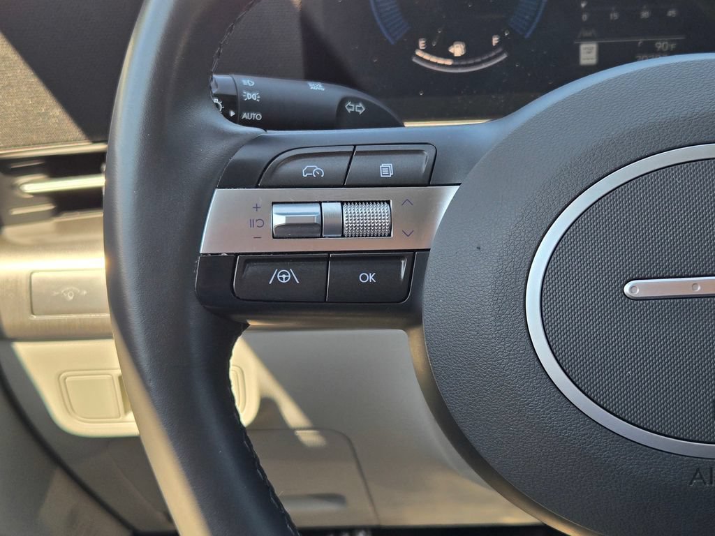 Certified 2024 Hyundai Kona SEL AWD/4WD image 37
