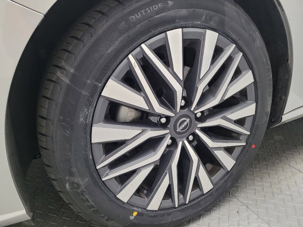 Used 2024 Nissan Altima 2.5 SV image 31