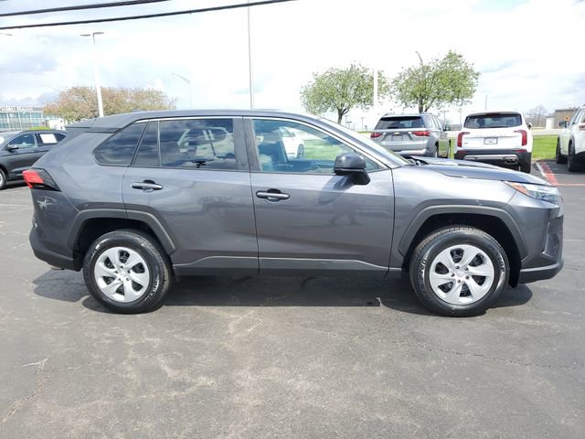Used 2023 Toyota RAV4 LE image 8